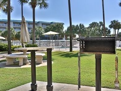 Shared grill & outdoor dining area