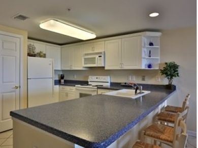 Kitchen with breakfast bar