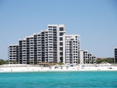 Beach front condo for rent in Miramar Beach, Florida