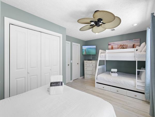 Gulf Front Town home on Panama City Beach Sleeps 14