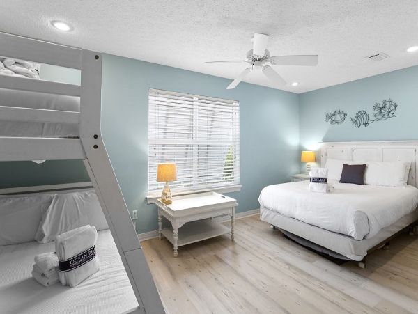 Gulf Front Town home on Panama City Beach Sleeps 14