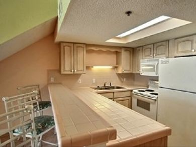 Kitchen with breakfast bar