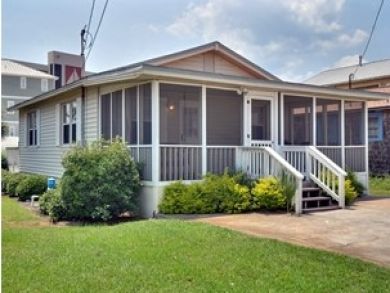 Miramar Beach, Florida rental home with short walk to beach