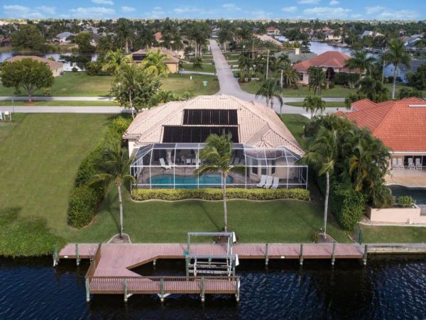 Cape Coral Luxury Pool Vacation Home