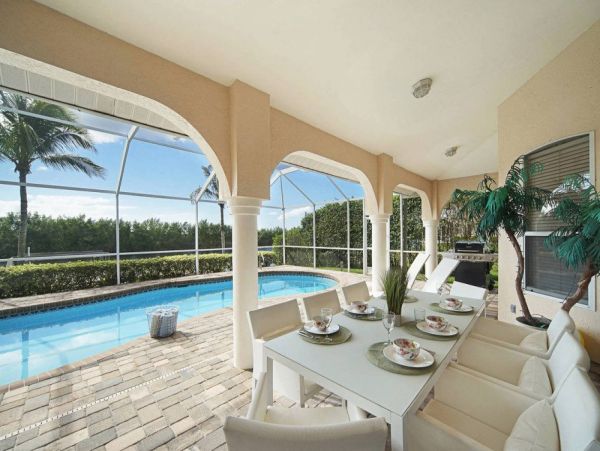 Cape Coral Luxury Pool Vacation Home