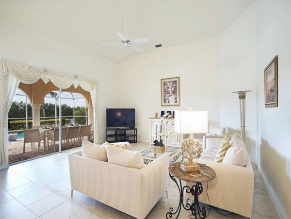 Cape Coral Luxury Pool Vacation Home