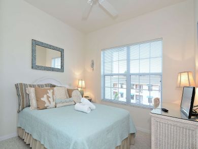Queen Bed in Second Bedroom