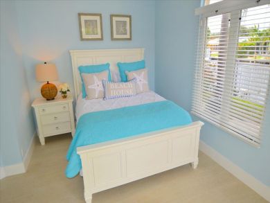 Fort Lauderdale Vacation Home Sleeps Ten Guests.