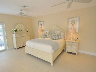 Fort Lauderdale Vacation Home Sleeps Ten Guests.