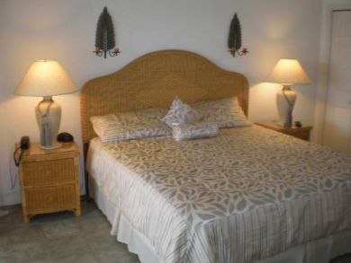 Bedroom 3 with queen bed
