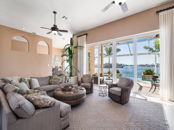 Stunning Marco Waterfront 5 Bedrooms Home Private Pool