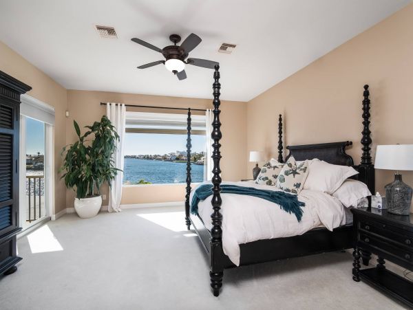 Stunning Marco Waterfront 5 Bedrooms Home Private Pool