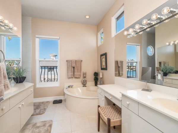 Stunning Marco Waterfront 5 Bedrooms Home Private Pool