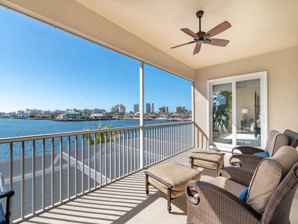 Stunning Marco Waterfront 5 Bedrooms Home Private Pool