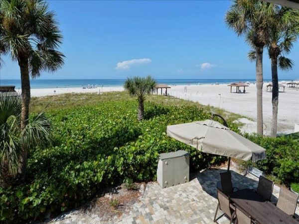 Siesta Key Lovely Beach Rental with Three Bedrooms