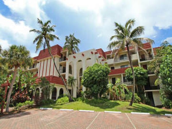 Sanibel Beach Resort Three bedrooms sleeps 8