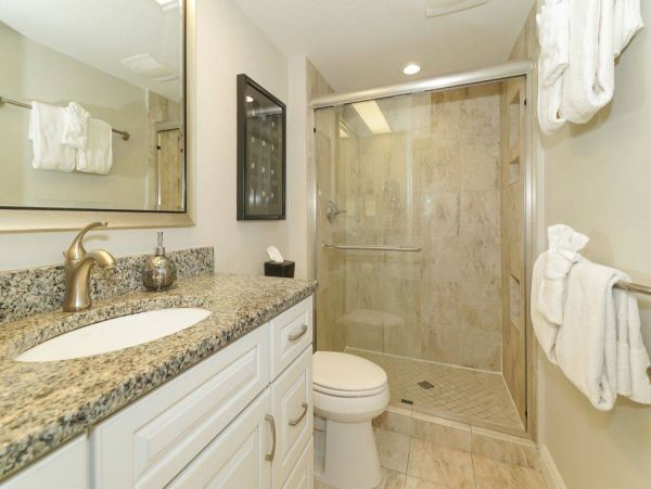 Siesta Key Two Bedroom Stylish Coastal Retreat