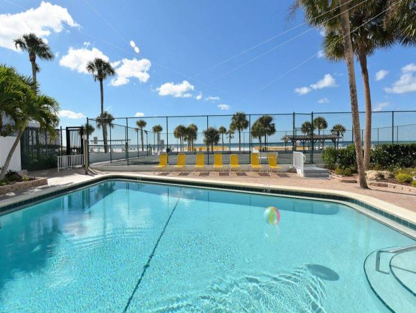 Siesta Key Two Bedroom Stylish Coastal Retreat