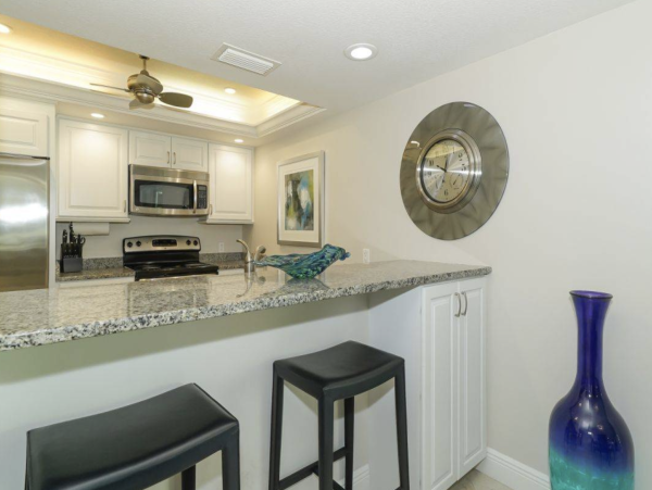Siesta Key Two Bedroom Stylish Coastal Retreat