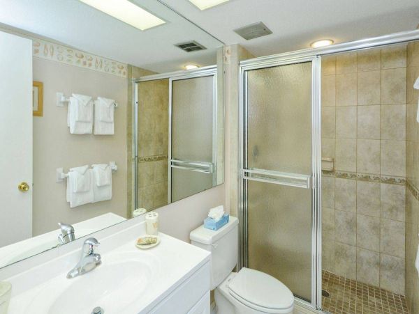 Lovely Beachside Vacation Condo on Sunny Siesta Key