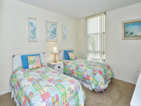 Lovely Beachside Vacation Condo on Sunny Siesta Key