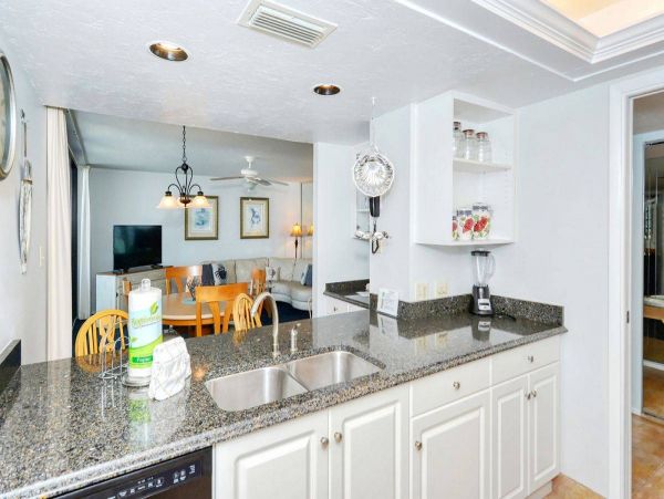 Two Bedroom Gulf Front Condo with amazing Ocean view