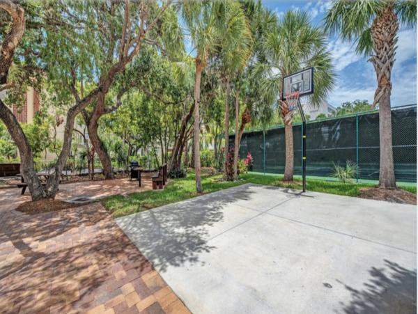 Siesta Key 2 Bedroom Vacation Rental Bay to Beach Community
