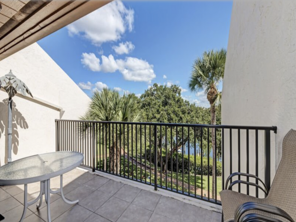 Siesta Key 2 Bedroom Vacation Rental Bay to Beach Community