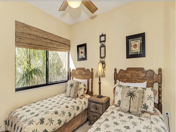 Siesta Key 2 Bedroom Vacation Rental Bay to Beach Community