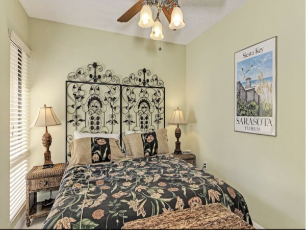 Siesta Key 2 Bedroom Vacation Rental Bay to Beach Community