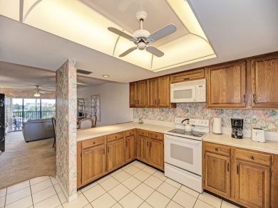 Siesta key Vacation Condo Sleeps 5 Guests with Bay View Siesta key Vacation Condo Sleeps 5 Guests with Bay View