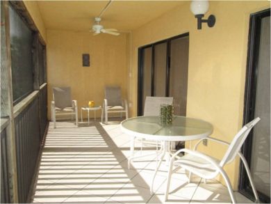 Screened balcony Screened balcony