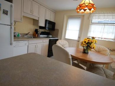 Kitchen & Dining Area