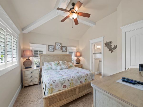 Anna Maria Island Holmes Beach Home 881446