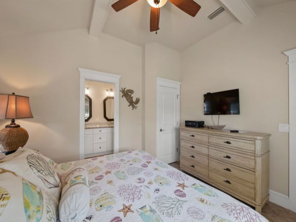 Anna Maria Island Holmes Beach Home 881446