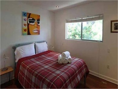 Bedroom 3 with queen bed
