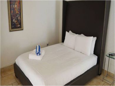 Bedroom 3 with queen bed