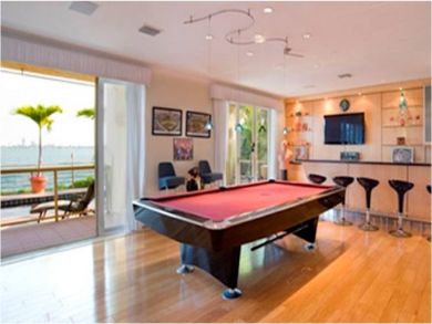 Pool table
