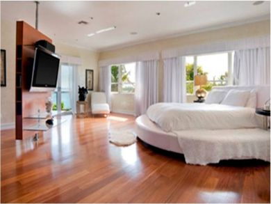 Master bedroom with queen bed
