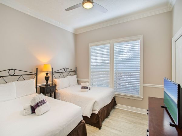 Lake Front 3 Bedroom Home with Private Pool