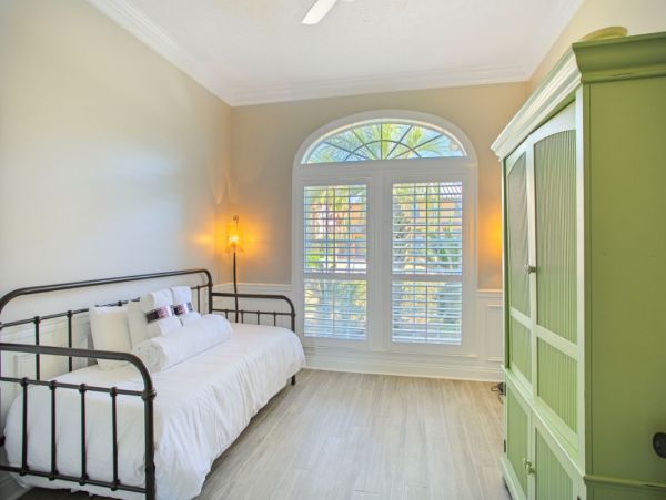 Lake Front 3 Bedroom Home with Private Pool
