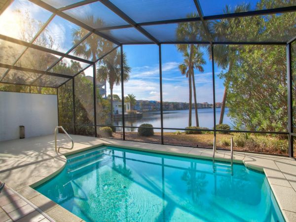 Lake Front 3 Bedroom Home with Private Pool