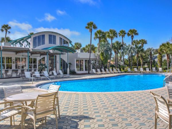 Lake Front 3 Bedroom Home with Private Pool