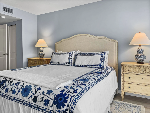 Siesta Key Beachfront Rental: Stunning Views & Heated Pool