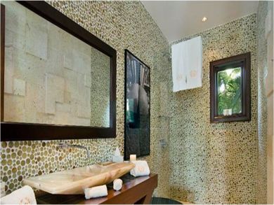 Fourth bathroom