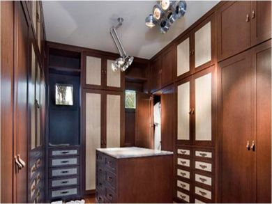 Walk-in closet