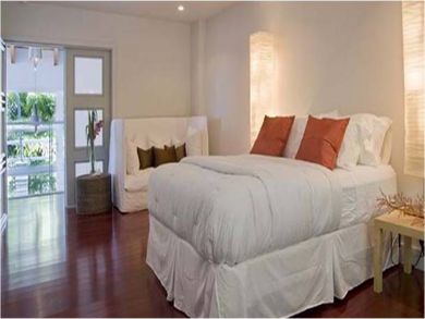 Bedroom 3 with queen bed