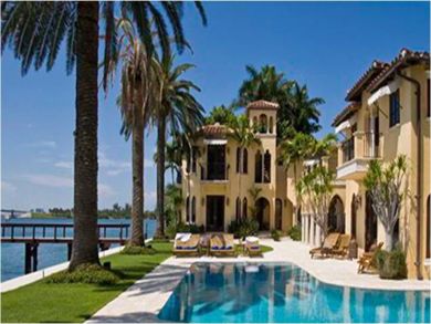 Bay front swimming pool