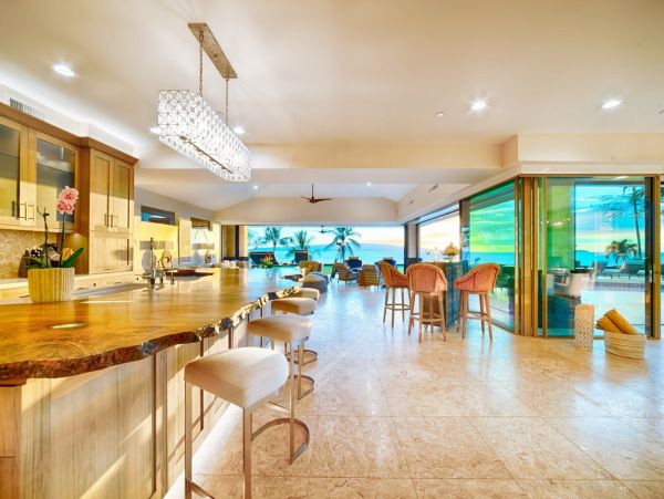 Four Bedroom Maui Villa with Pool and Full Ocean Views.