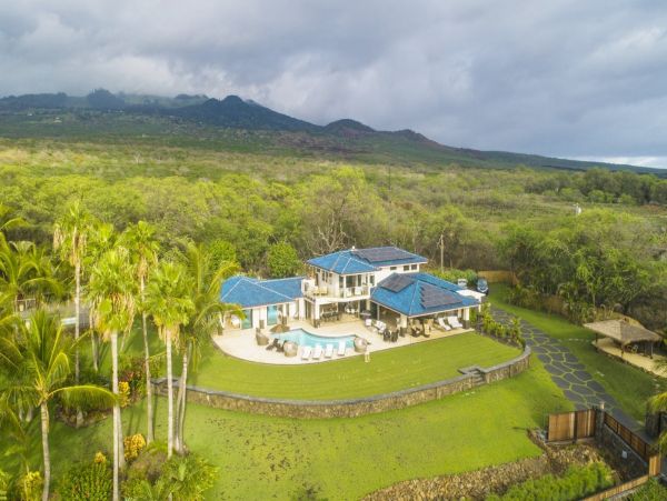Four Bedroom Maui Villa with Pool and Full Ocean Views.